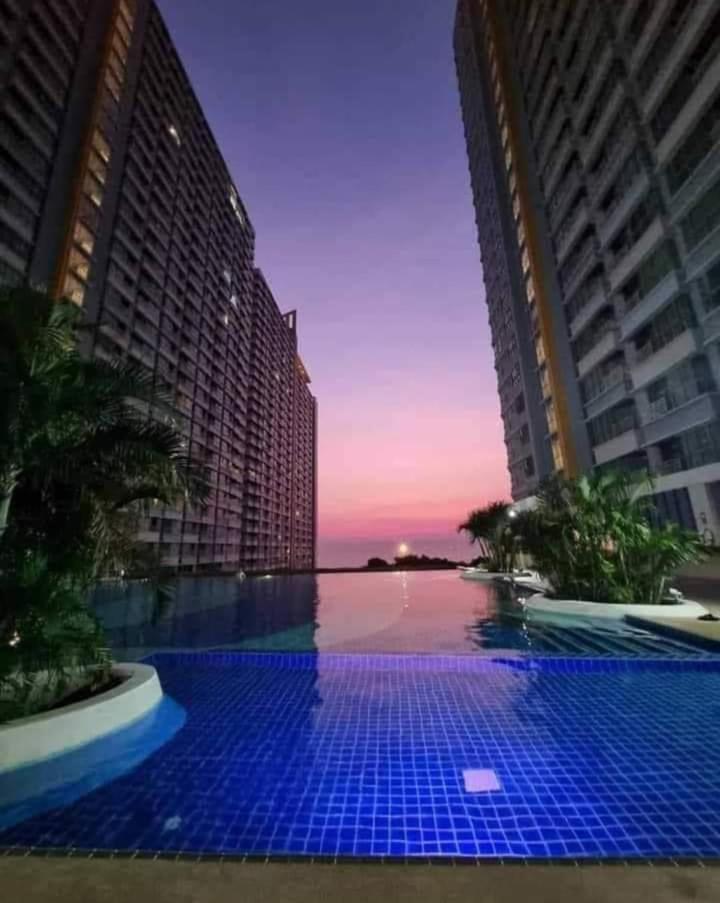 2 ห้องนอน 2 ห้องน้ำ Seaview ชั้น18 *